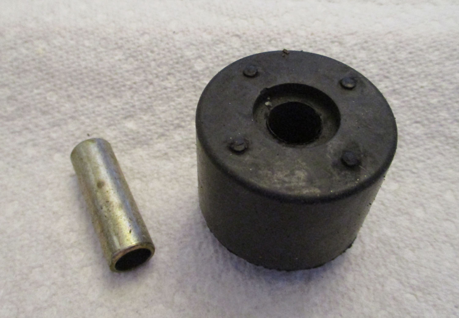 Plug 1 1/2"OD with Pipe 1 1/4"L 5 Plug 1 1/2"OD with Pipe 1 1/4"L