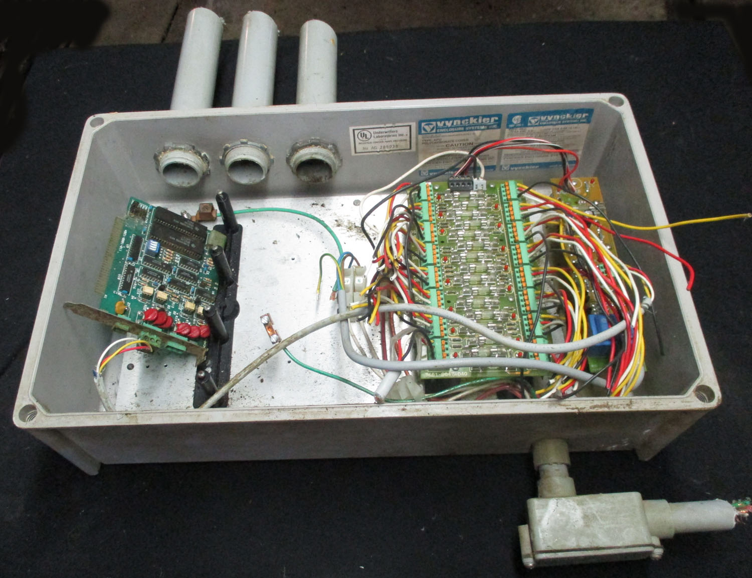 Power Supply W/ 1 Fuse Strip