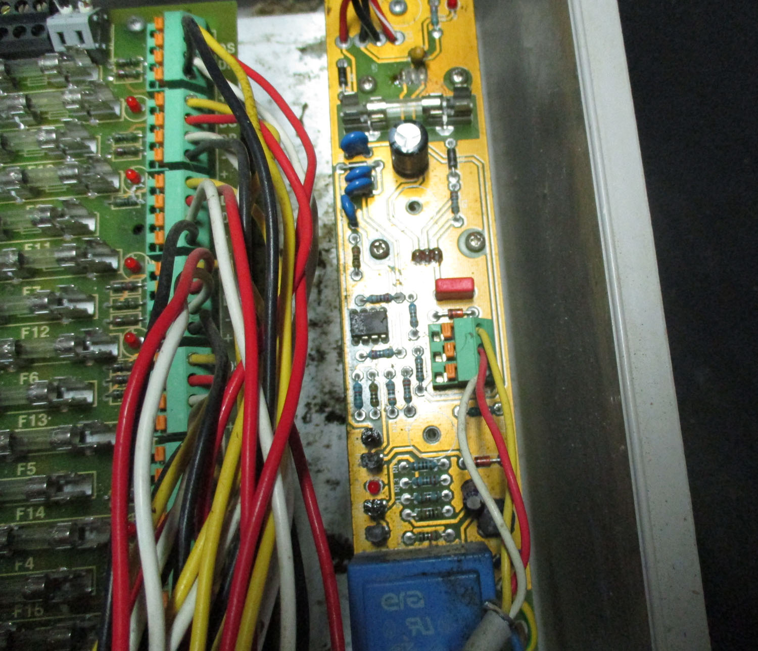 Power Supply W/ 1 Fuse Strip