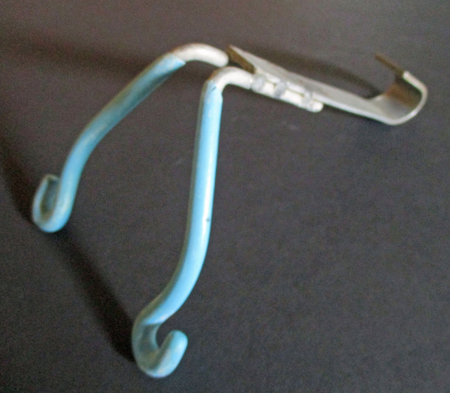 Bracket Detacher Blue