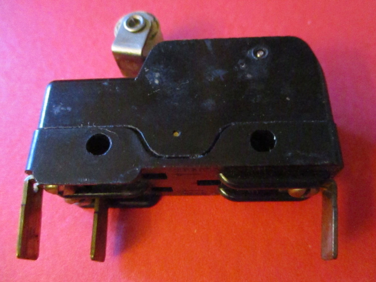 Switch, Roller w/ No Screws 7 Switch, Roller w/ No Screws