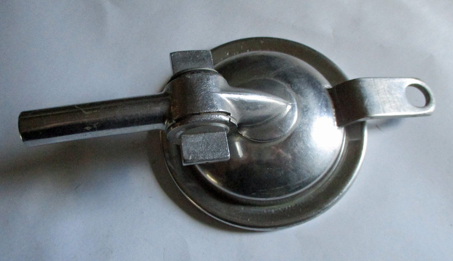 Claw Base Surge Mini-Cup W/ Shut Off