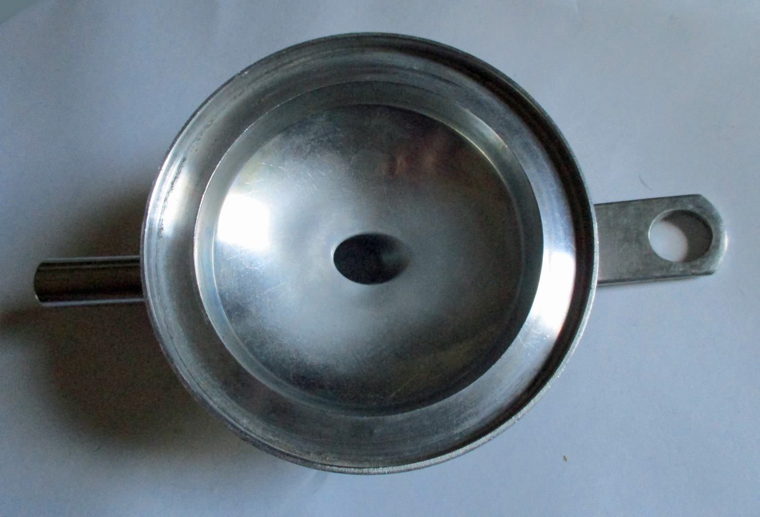 Claw Base Surge Mini-Cup W/ Shut Off