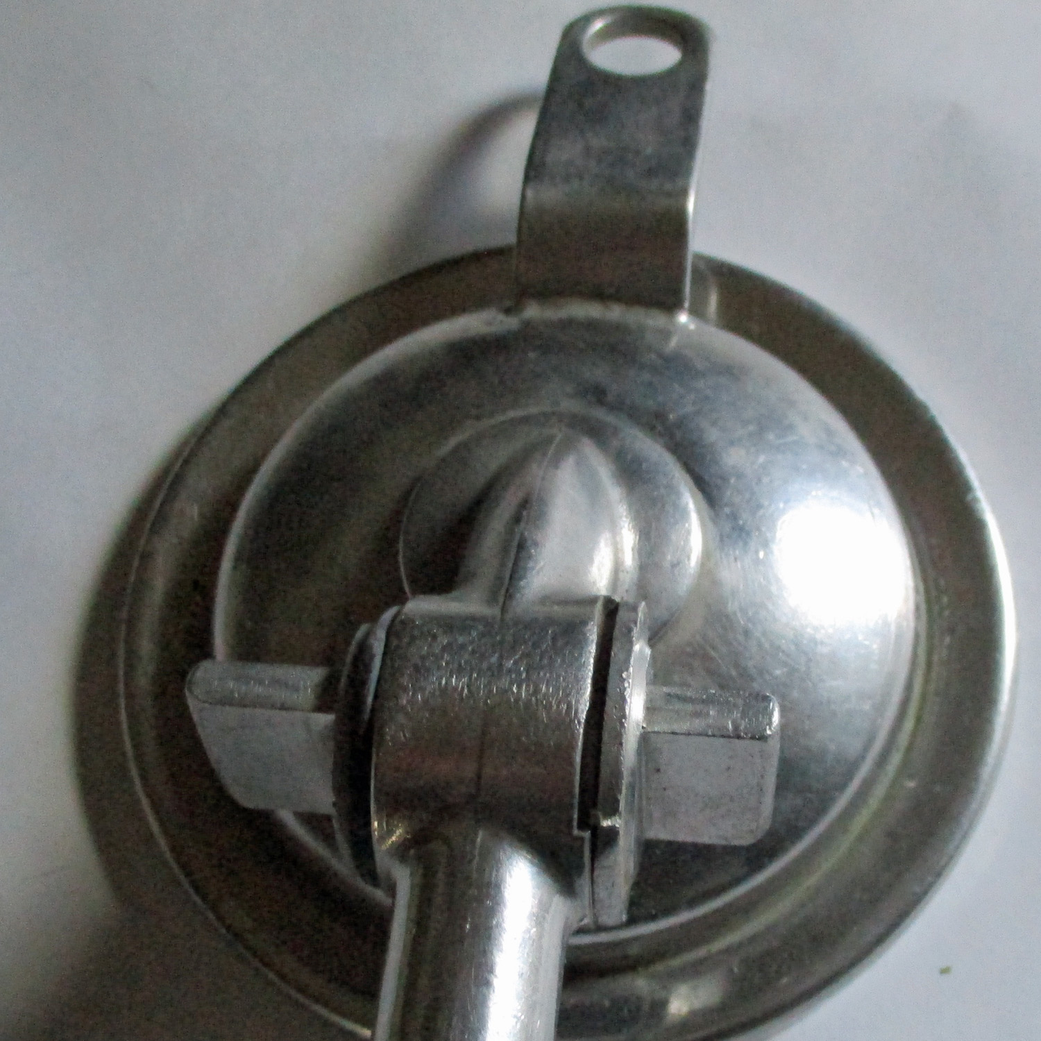 Claw Base Surge Mini-Cup W/ Shut Off