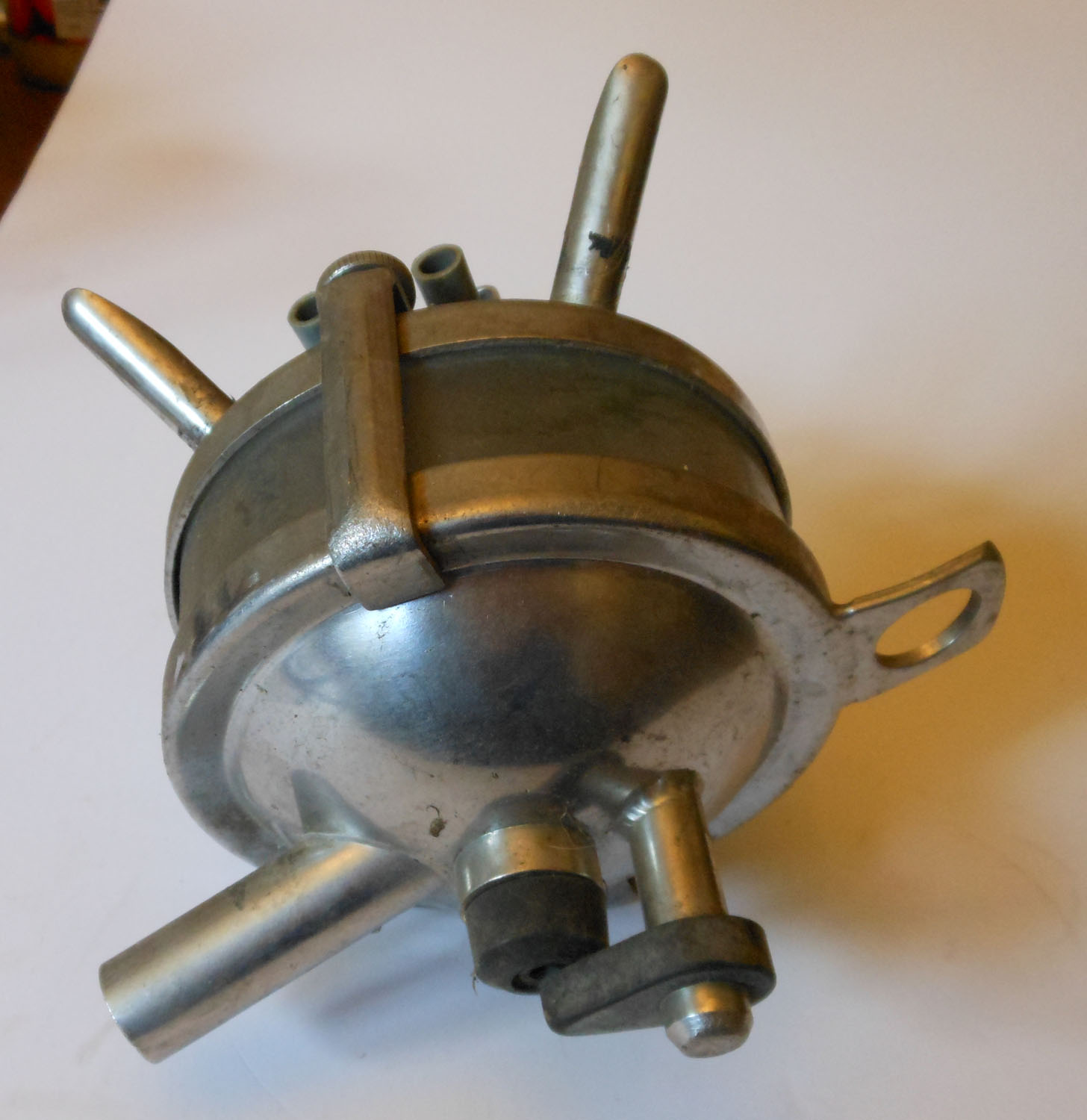 Claw W/Out Shut-Off Surge Mini Cup