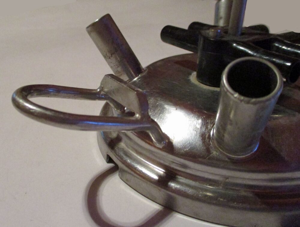 Lid Claw W/Air Divider, Hook &Amp;Amp; Bolt