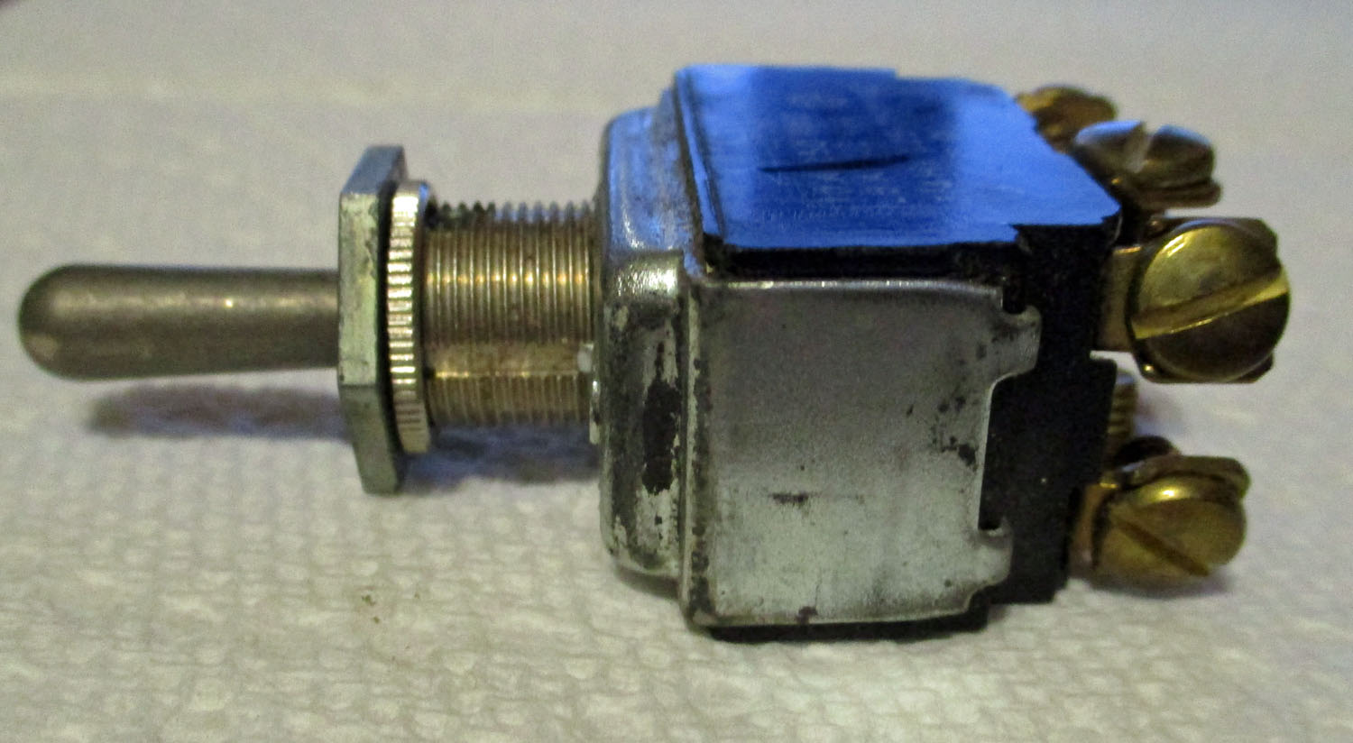 Switch Toggle Momentary 125-250 Vac