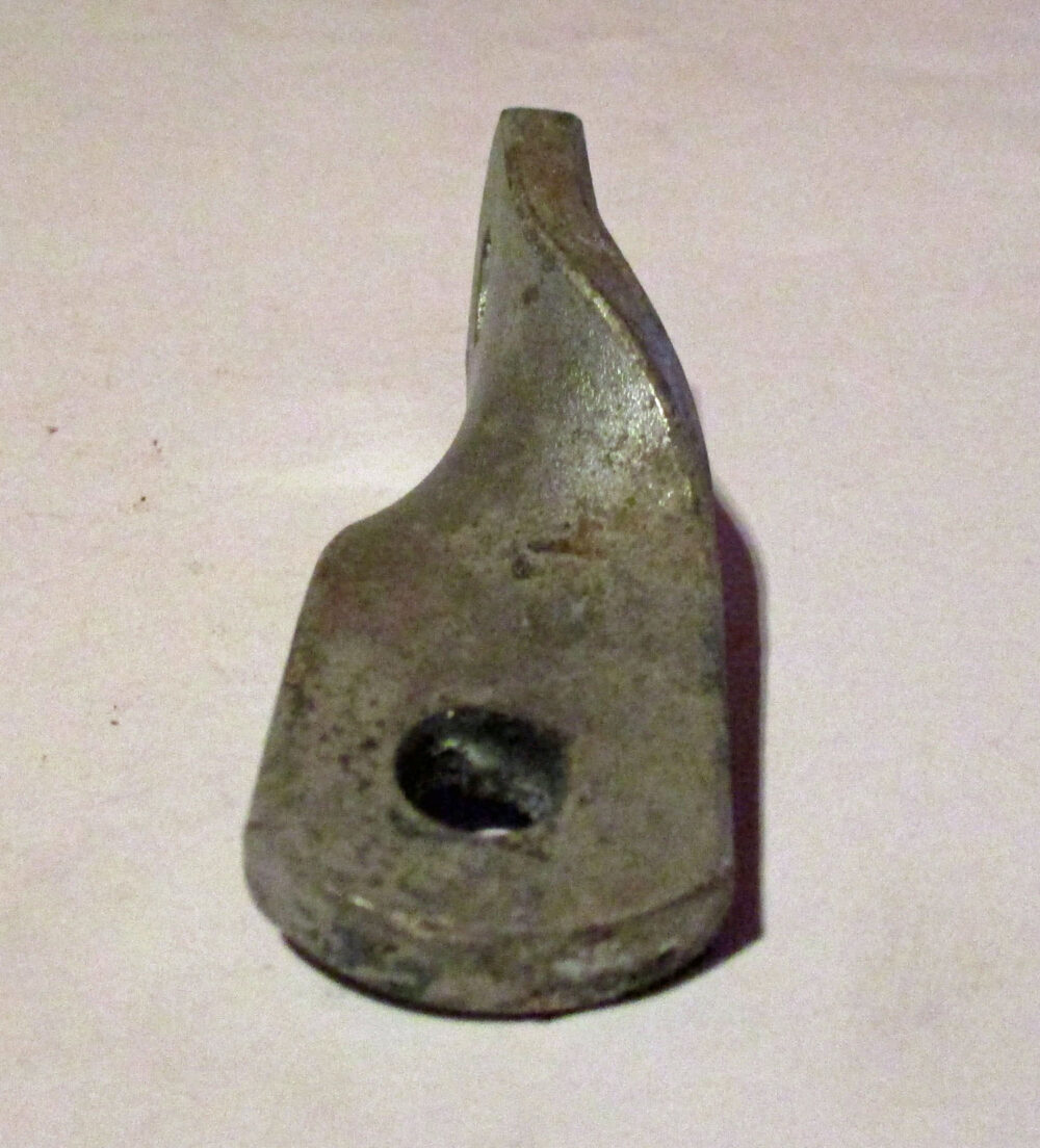 Bracket Twisted 2 15/16"L