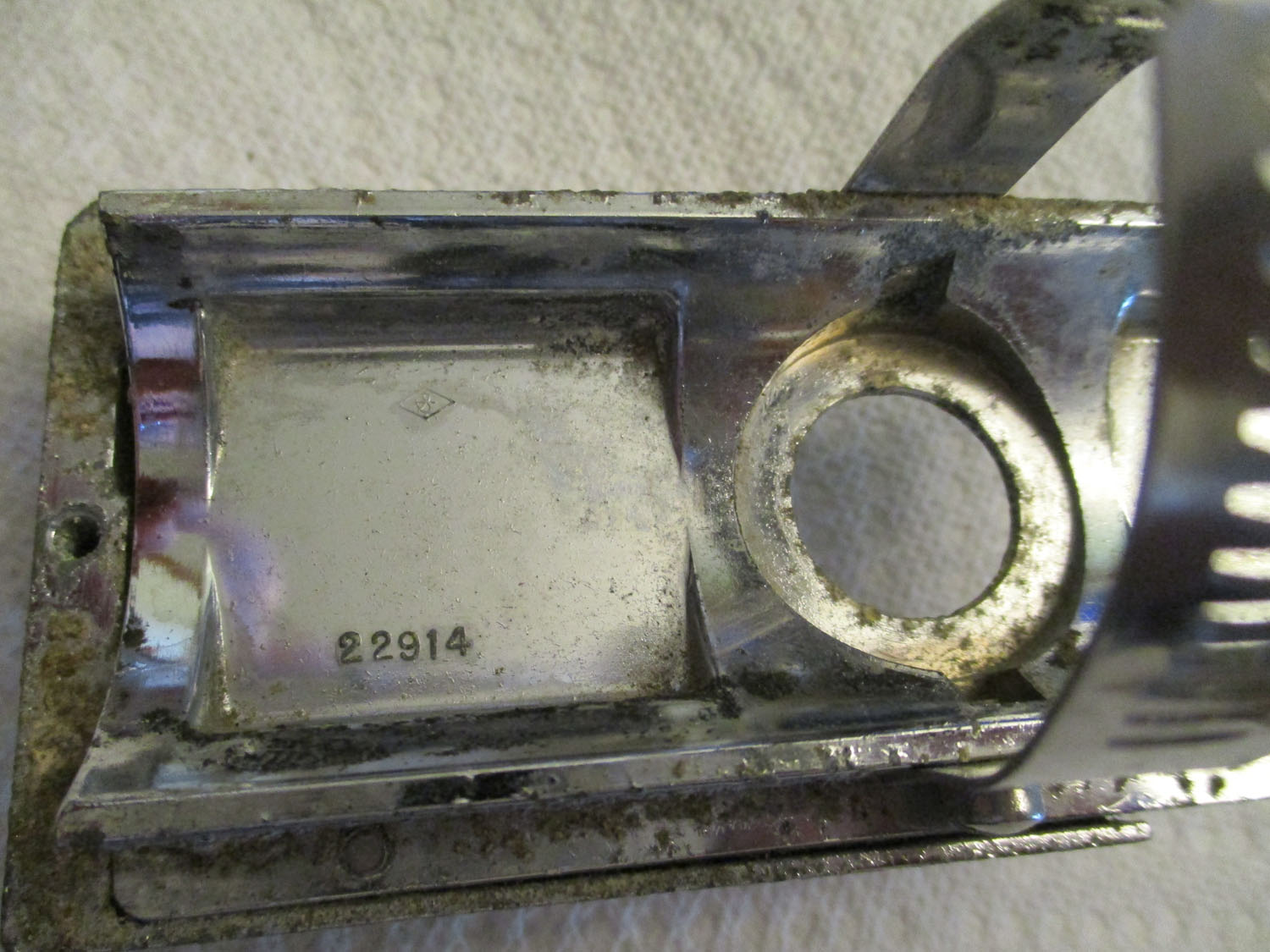 Valve Milk Old Style Surge 4 5/16" L 4 Valve Milk Old Style Surge 4 5/16" L