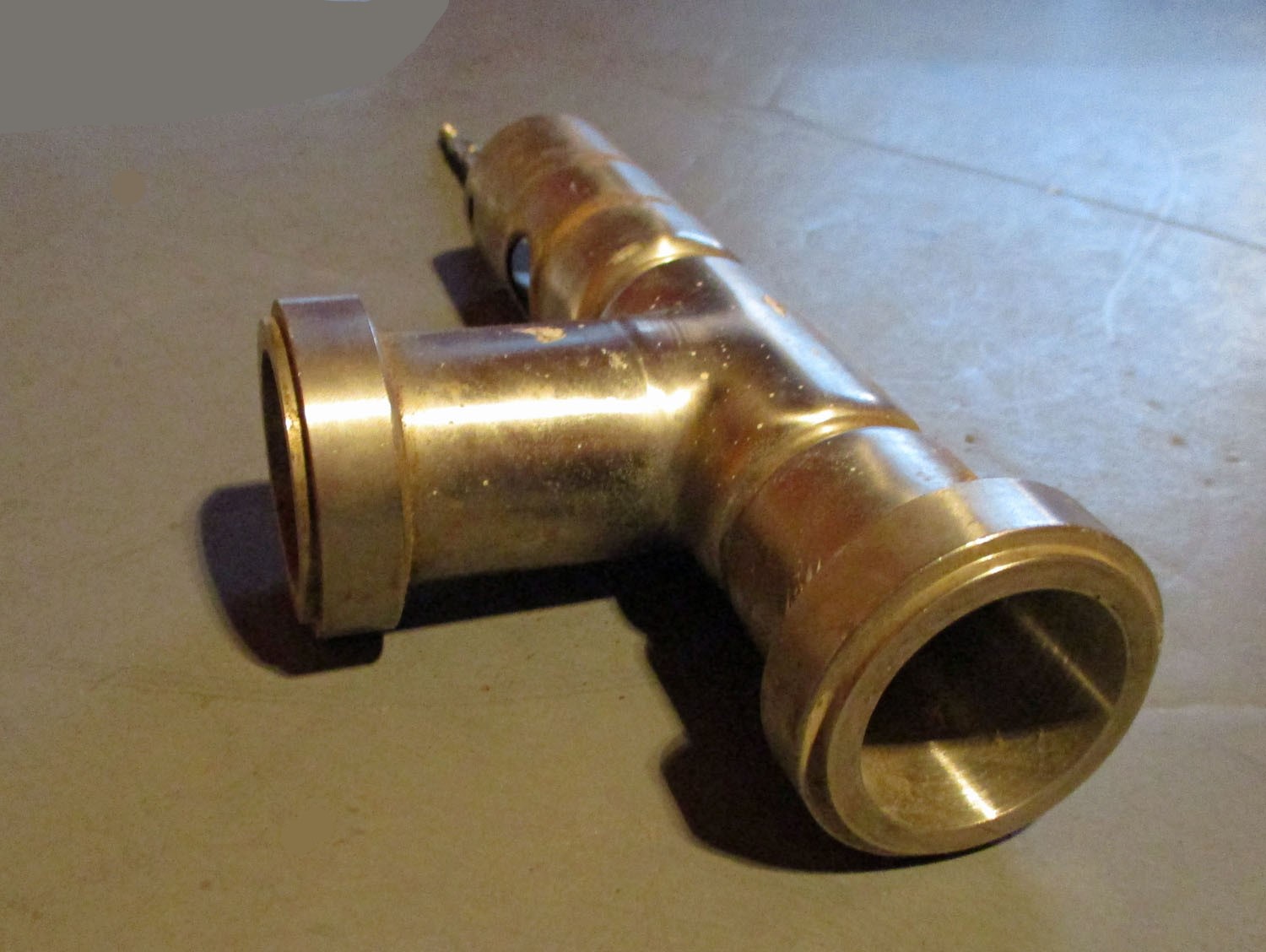 Tee with Rod & Plunger, 1 1/2" 5 Tee 1 1/2" with Rod & Plunger