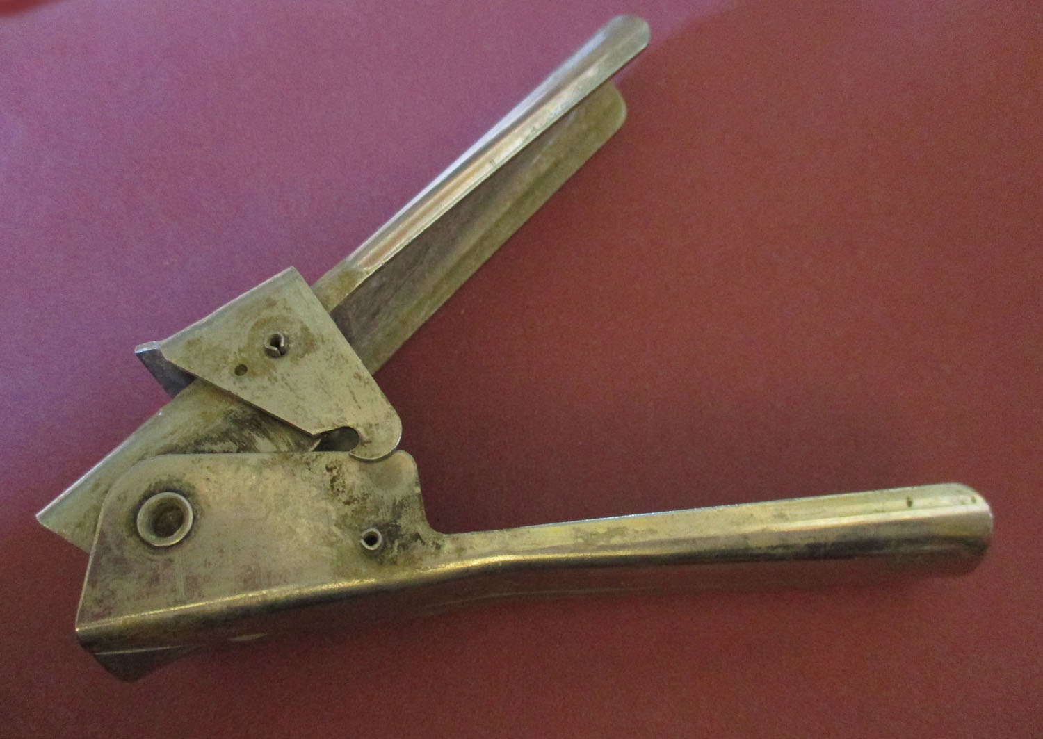 Handle, Locking 5 1/2" L 6 Handle, Locking 5 1/2" L