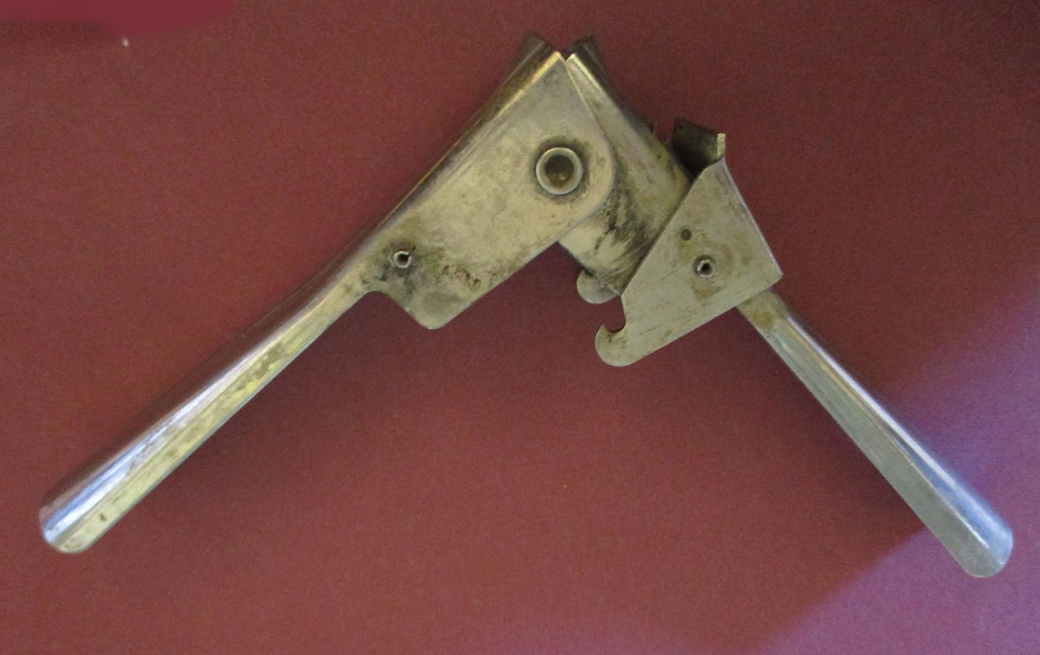 Handle, Locking 5 1/2" L 7 Handle, Locking 5 1/2" L