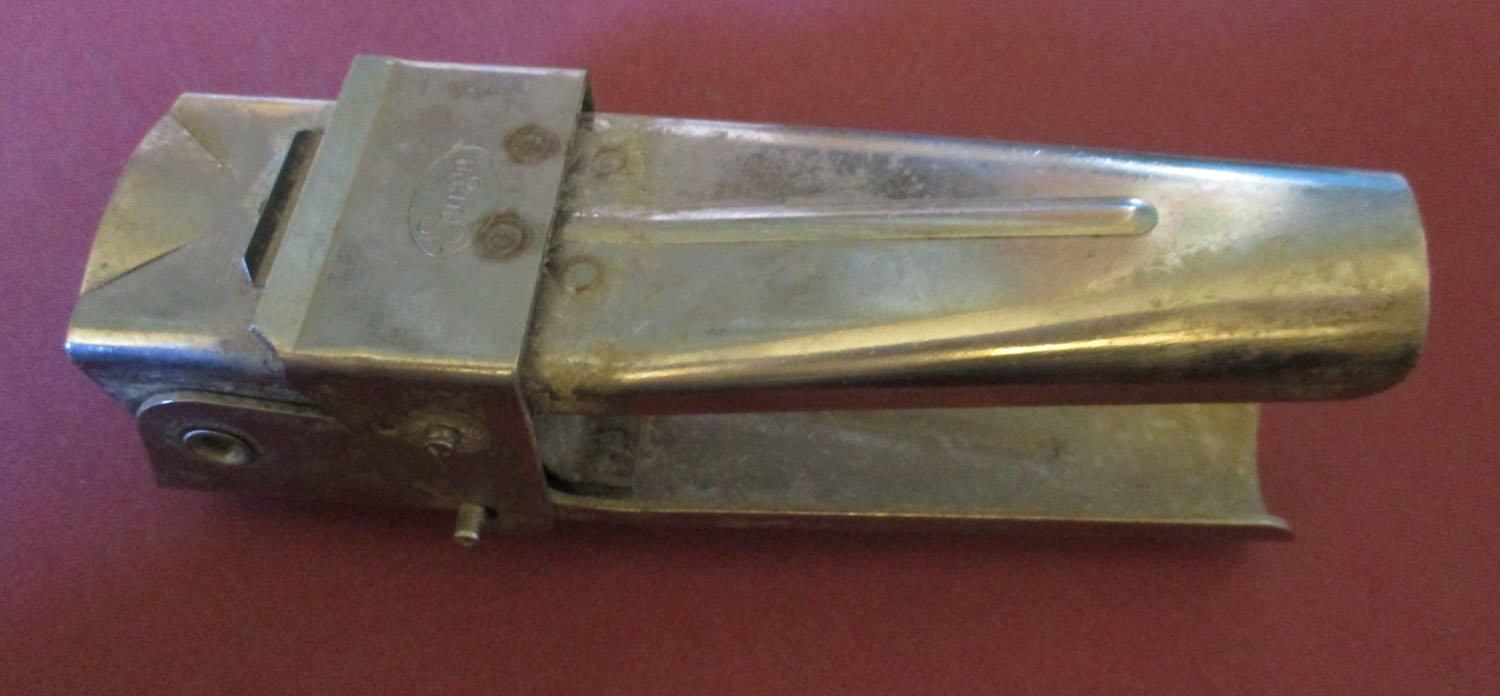 Handle, Locking 5 1/2" L 9 Handle, Locking 5 1/2" L