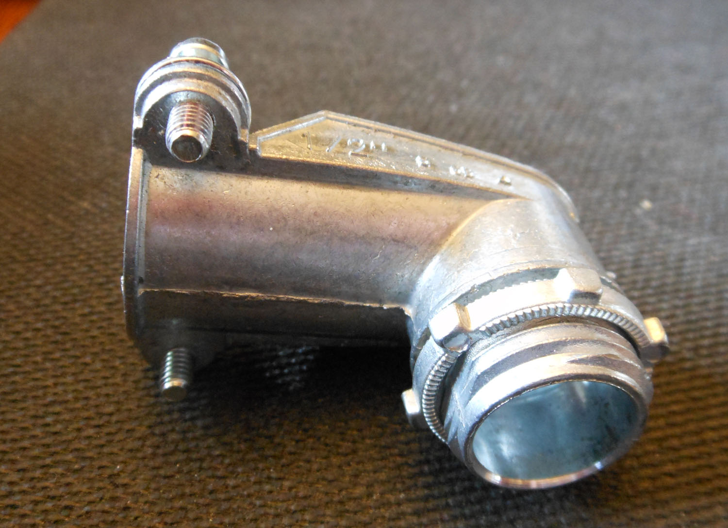 Connector 90° Squeegee fits a 1/2" Wire 5 Connector 90° Squeegee fits a 1/2" Wire