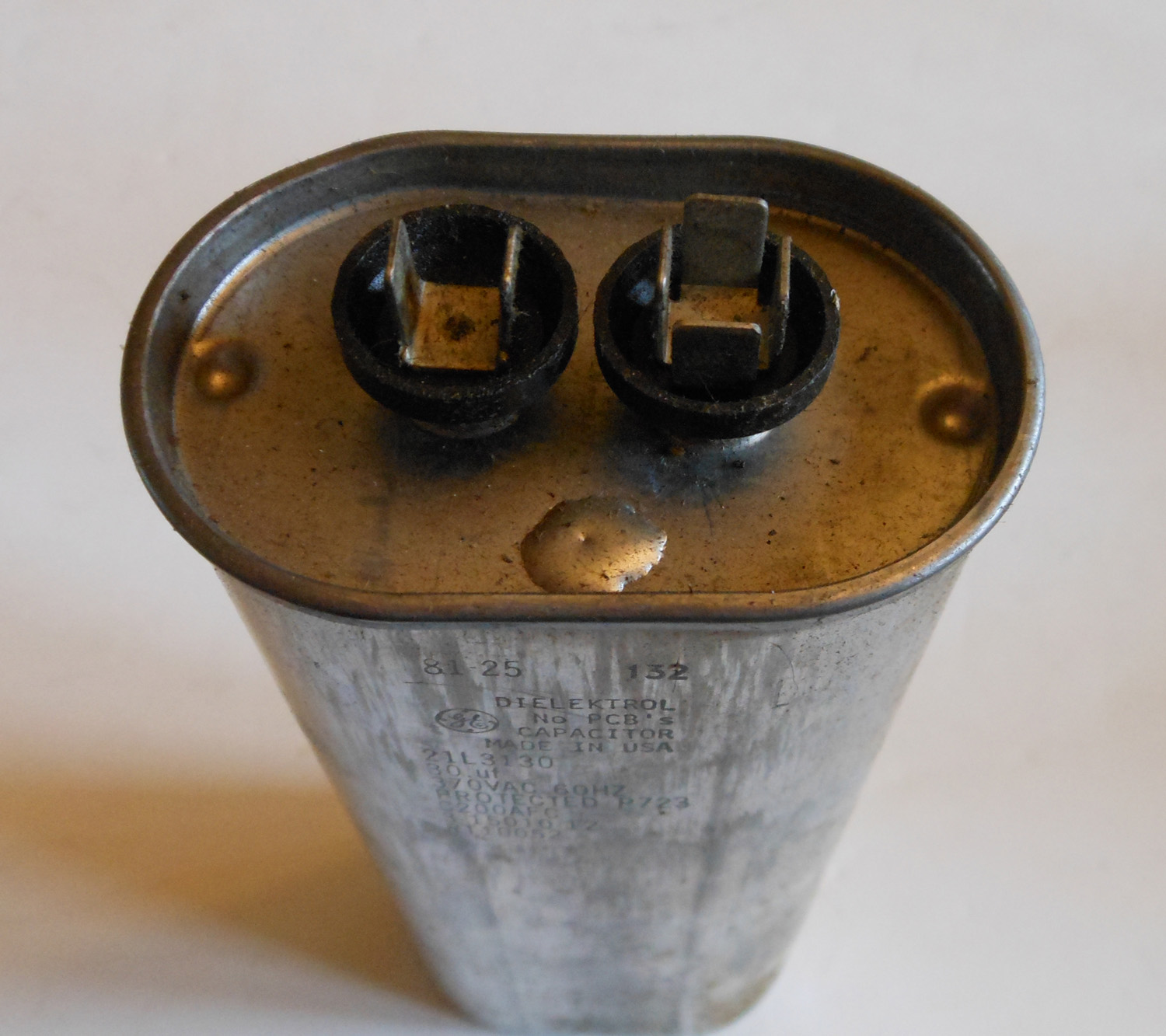 Capacitor Run 370VAC 30µF 60Hz GE Motor 5 Capacitor Run 370VAC 30µF 60Hz GE Motor