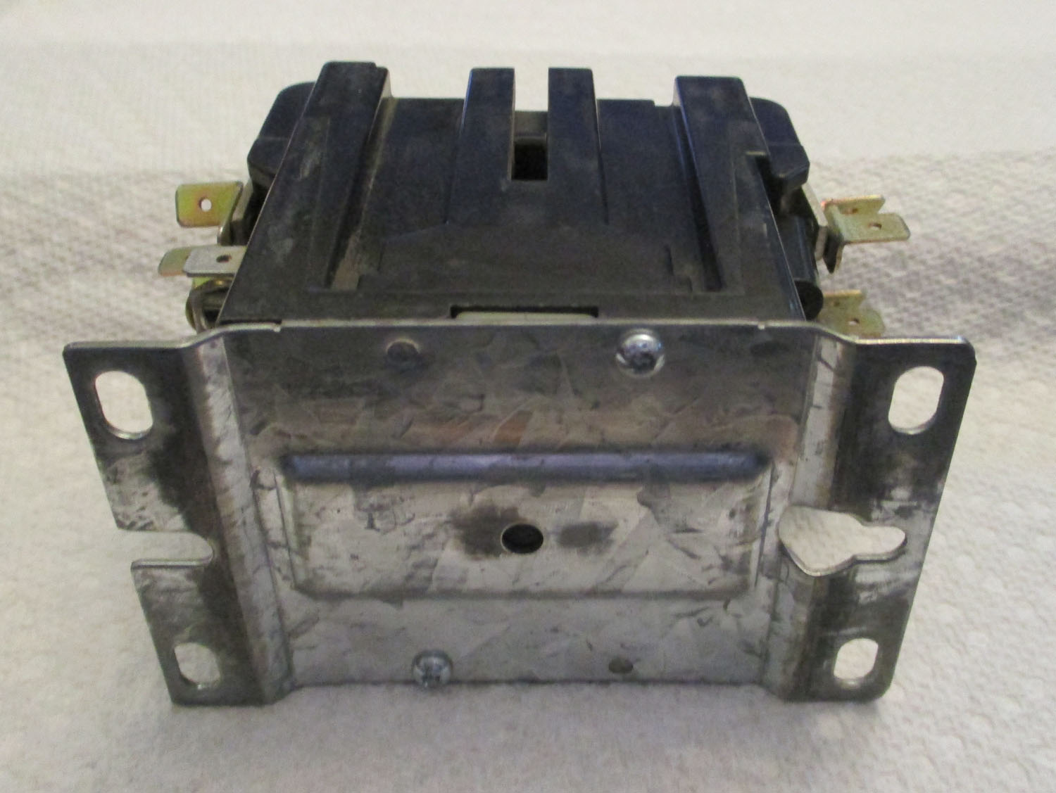 Contactor 3 Pole 240-600VAC 40FLA 10-15HP 5 Contactor 3 Pole 240-600VAC 40FLA 10-15HP