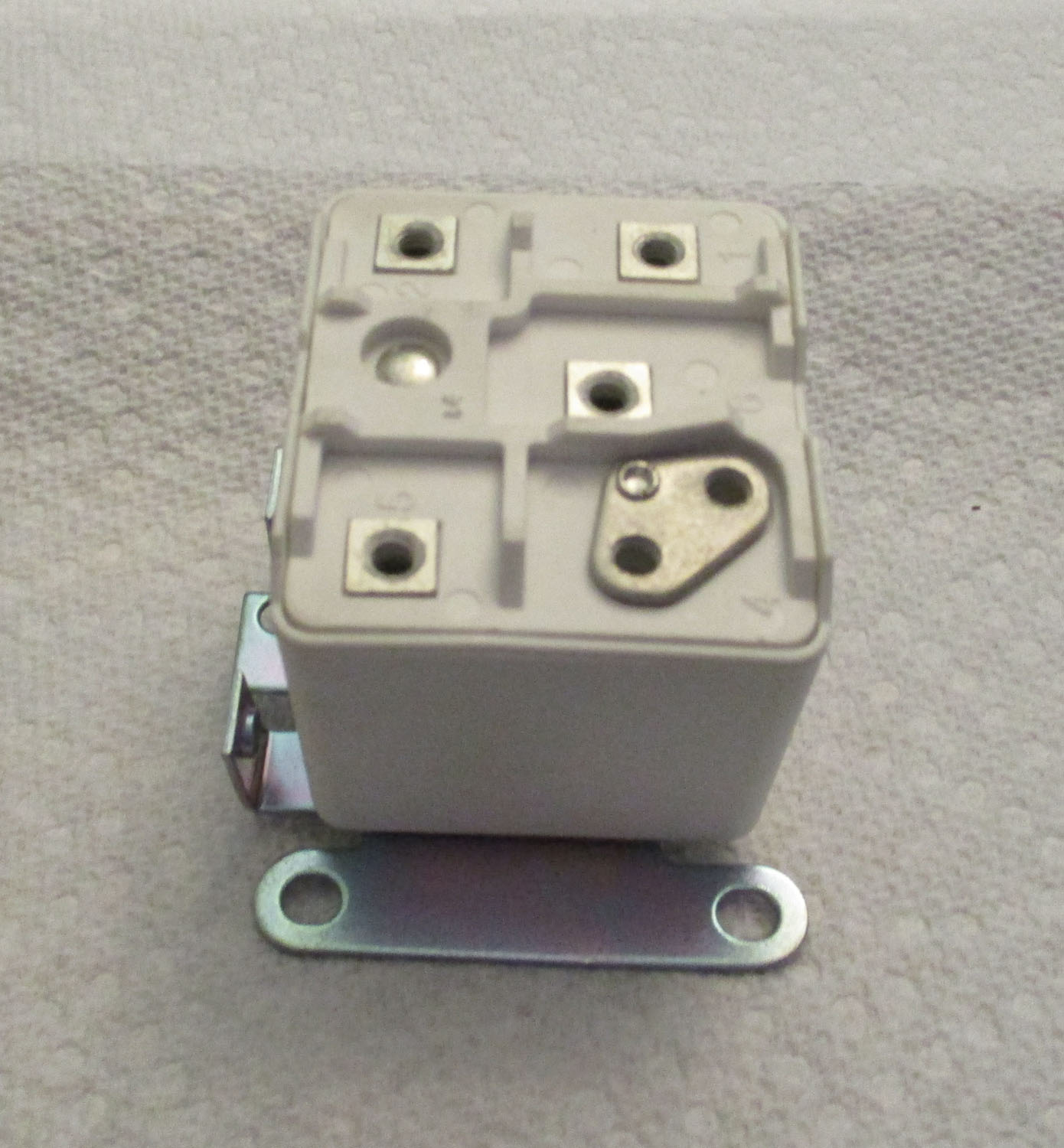 Relay Potential TR66 35AMP 385V 4 Relay Potential TR66 35AMP 385V