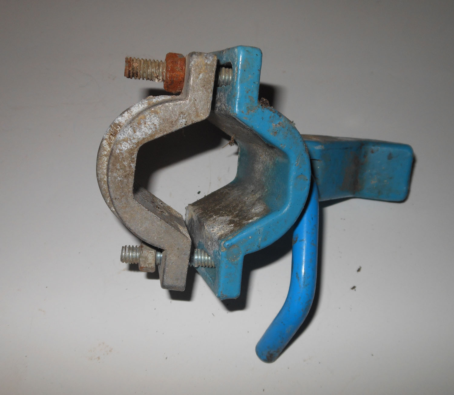 Clamp with Handle 1 7/8"L by 1 7/8"W Inside 4 Clamp with Handle 1 7/8"L by 1 7/8"W Inside