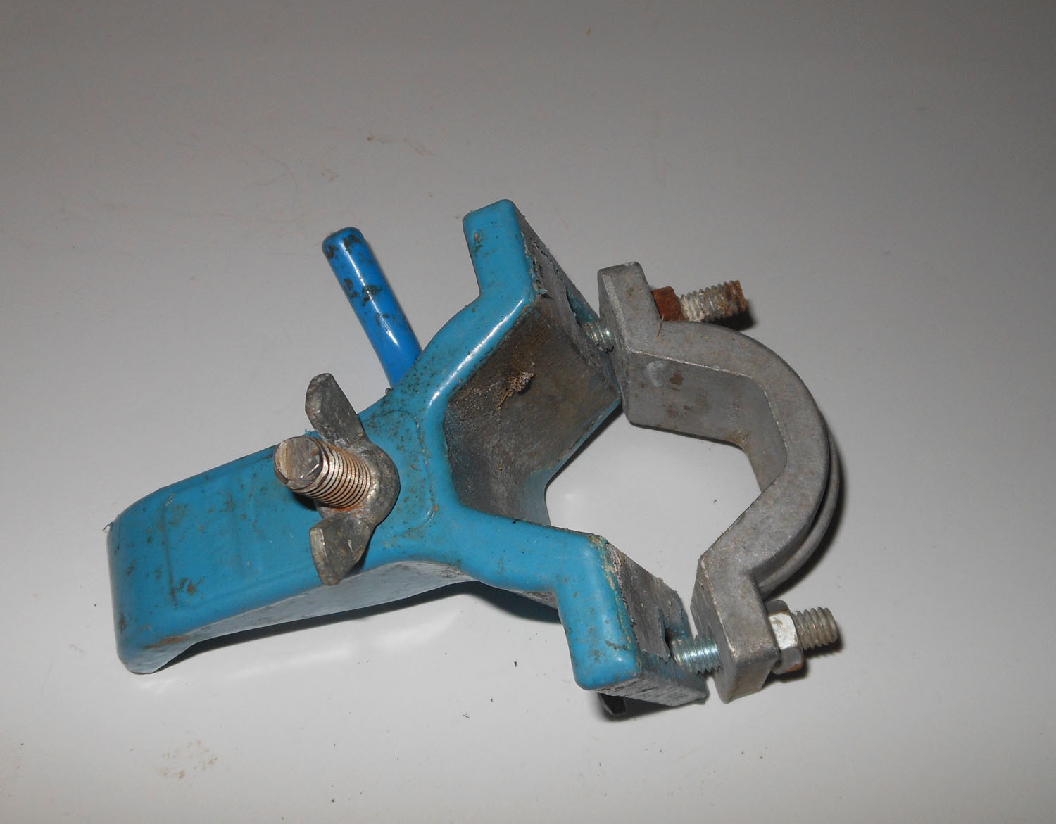 Clamp with Handle 1 7/8"L by 1 7/8"W Inside 6 Clamp with Handle 1 7/8"L by 1 7/8"W Inside