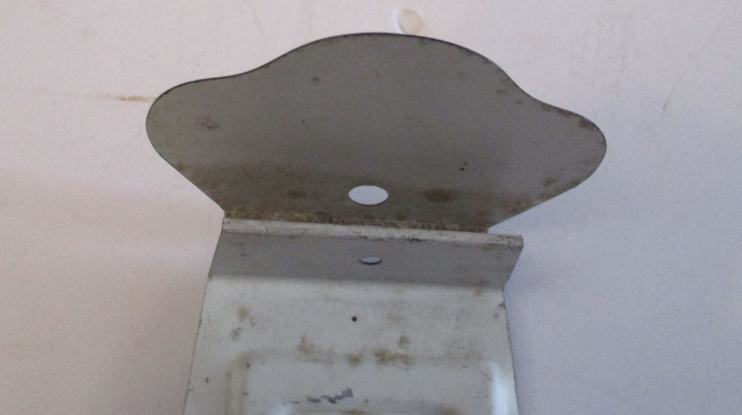Bracket White Metal 10 3/4"L 8 Bracket White Metal 10 3/4"L