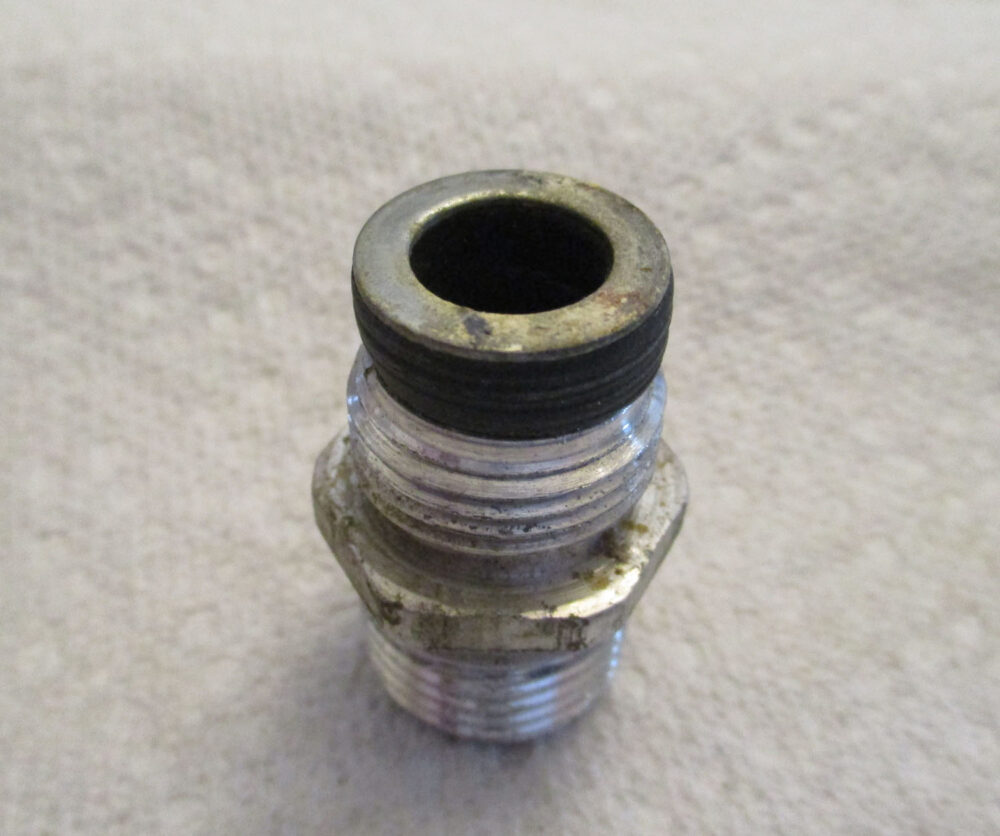 Connector Conduit 3/4"OD THD with Cap - Dairy Train