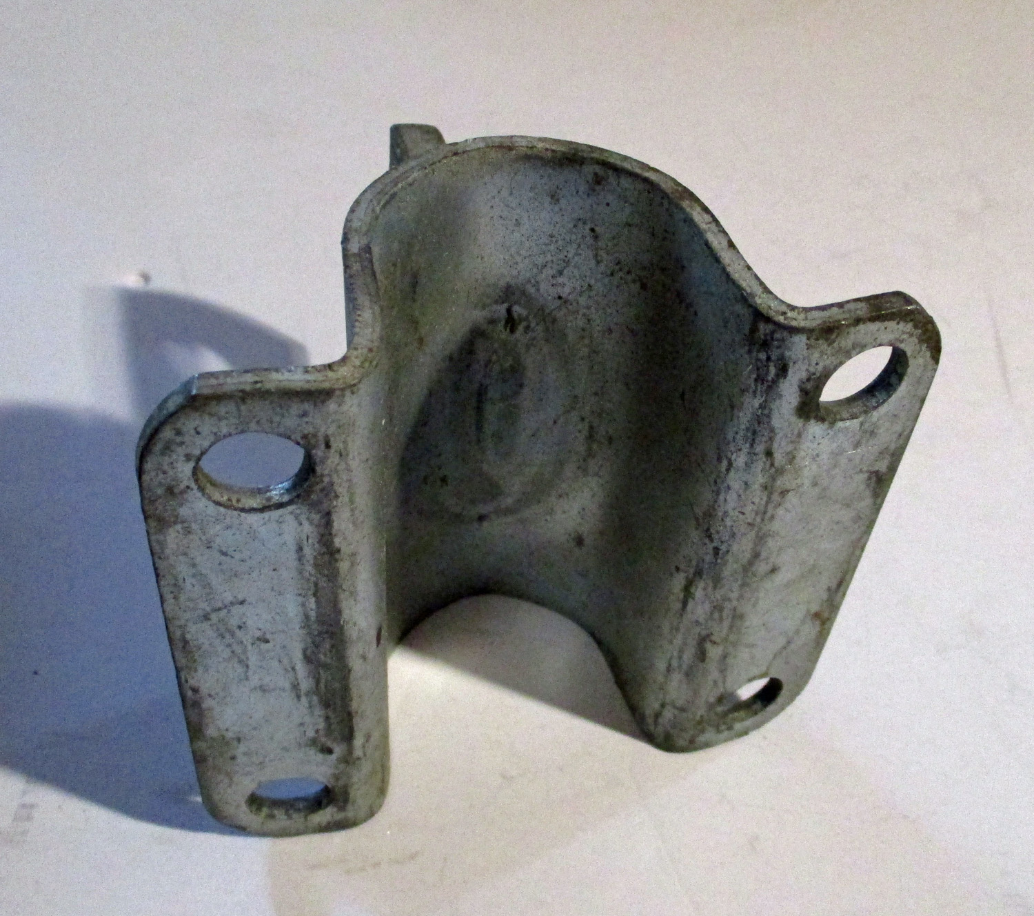 Clamp Half 4&Amp;Quot;L For 1 1/2&Amp;Quot; Pipe W/Top Loop