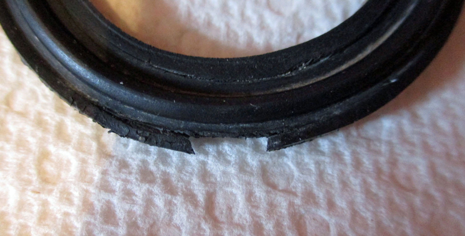 Tri-Clover Gasket w/Notch for 1 1/2" Pipe 4 Gasket Tri-Clover w/Notch for 1 1/2" Pipe
