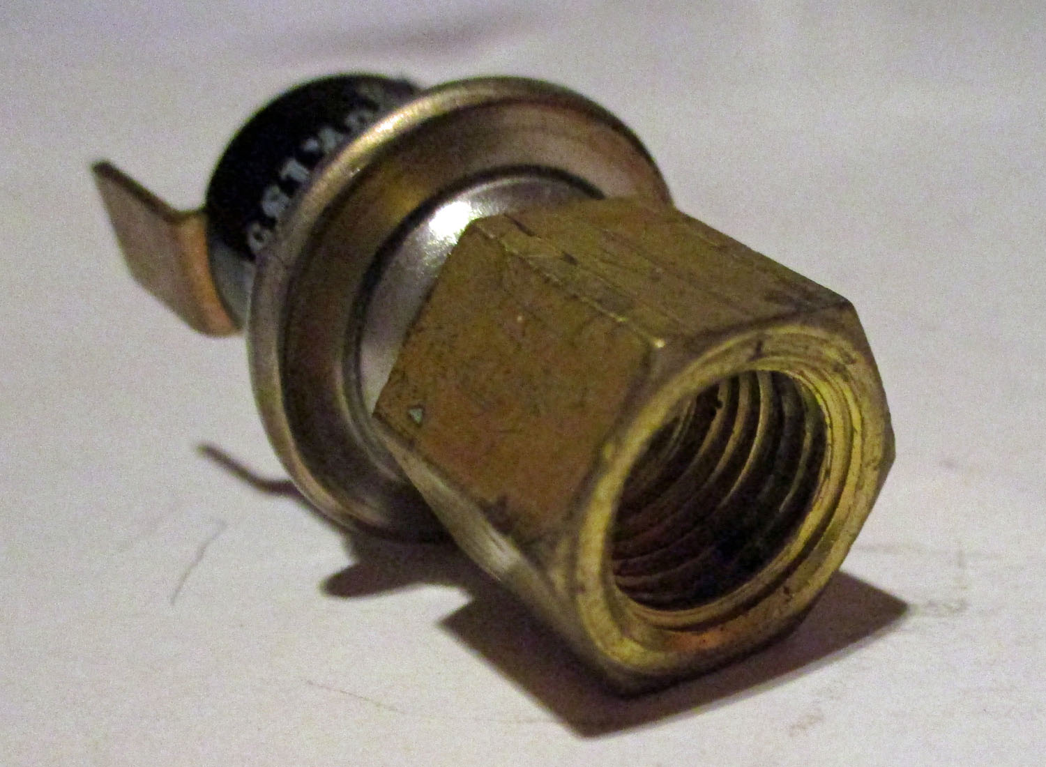 Adaptor 2 Prong Threaded M9V