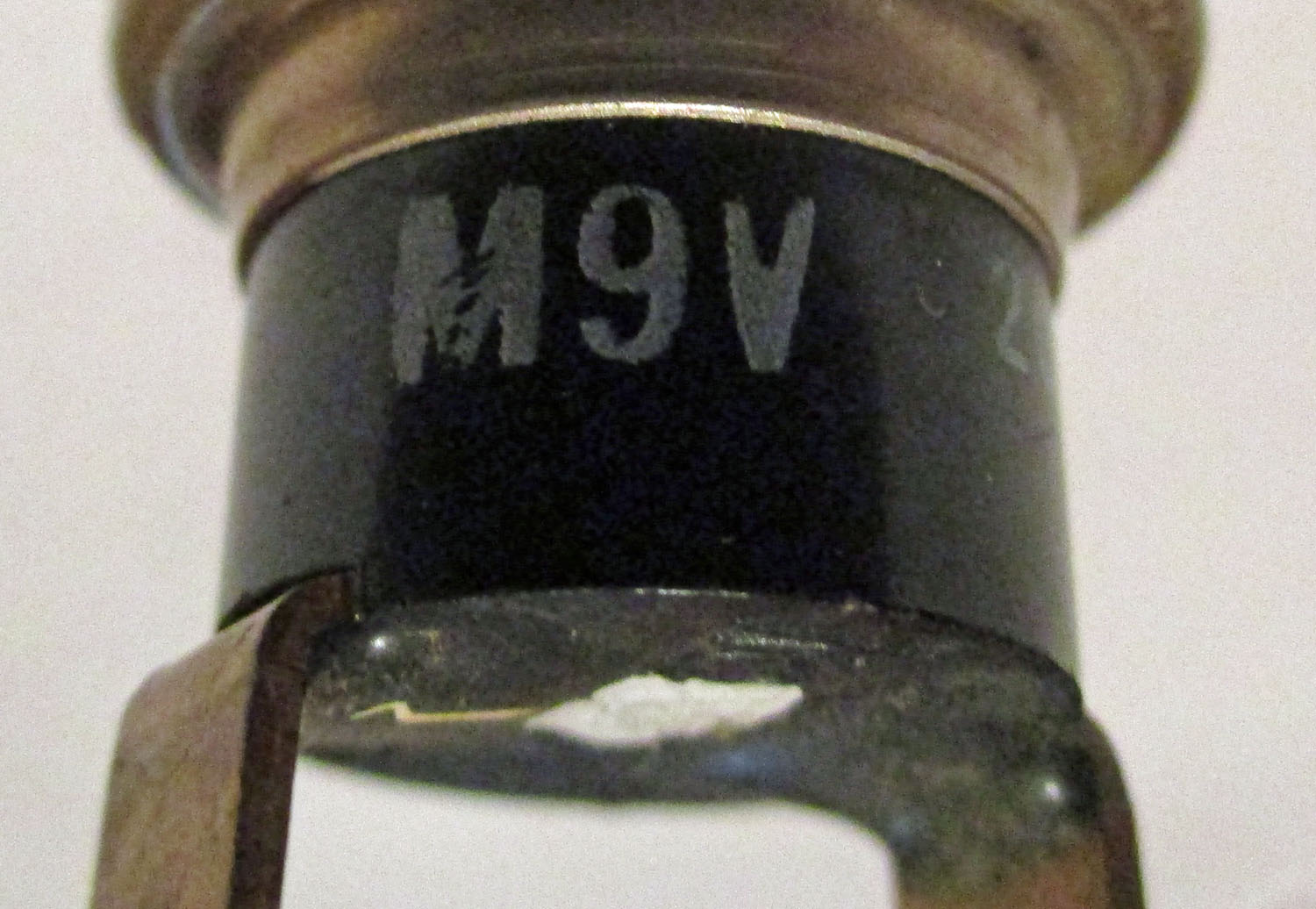 Adaptor 2 Prong Threaded M9V