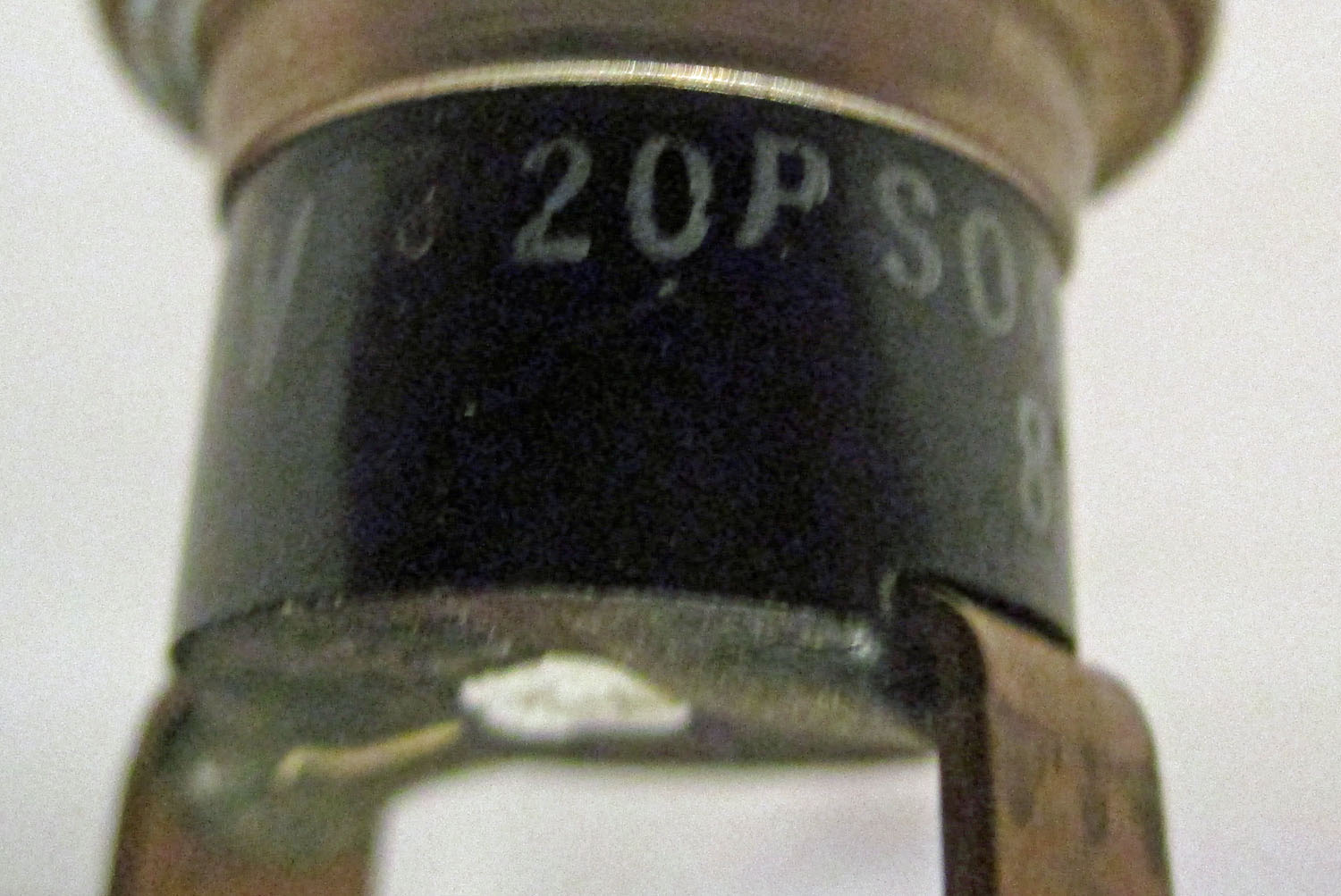 Adaptor 2 Prong Threaded M9V