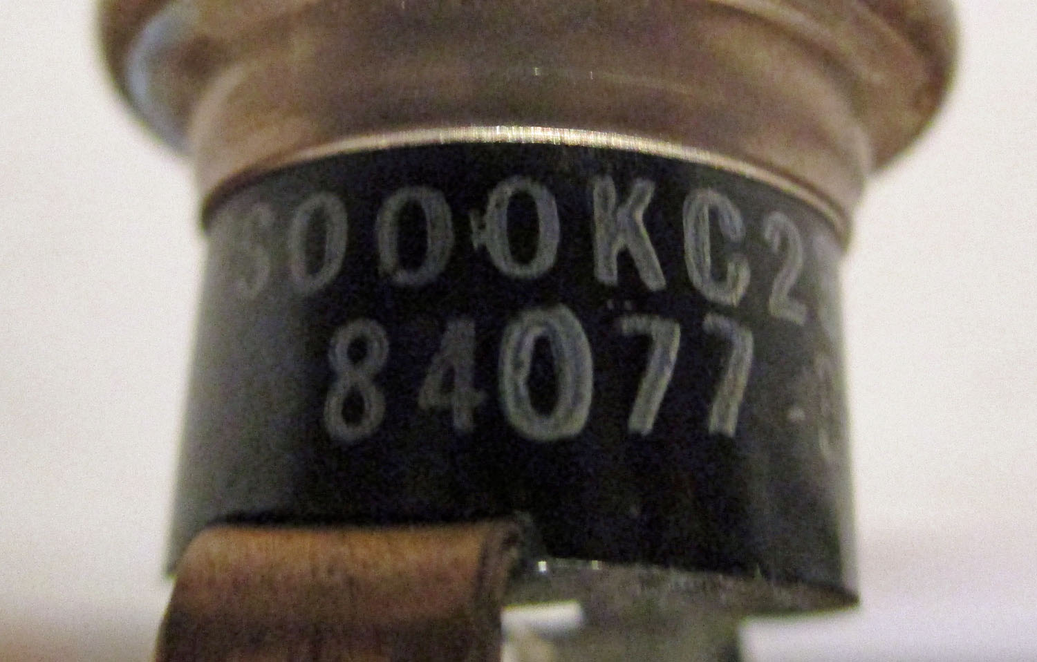 Adaptor 2 Prong Threaded M9V