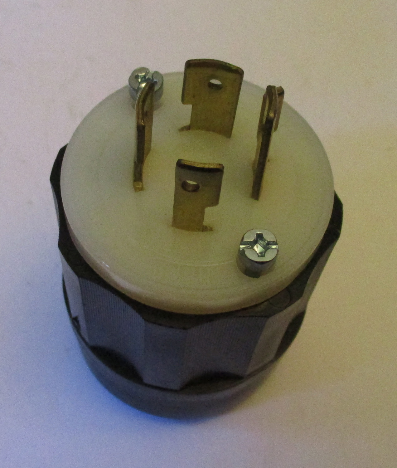 Plug, Locking 20A 480V 4 Plug, Locking 20A 480V