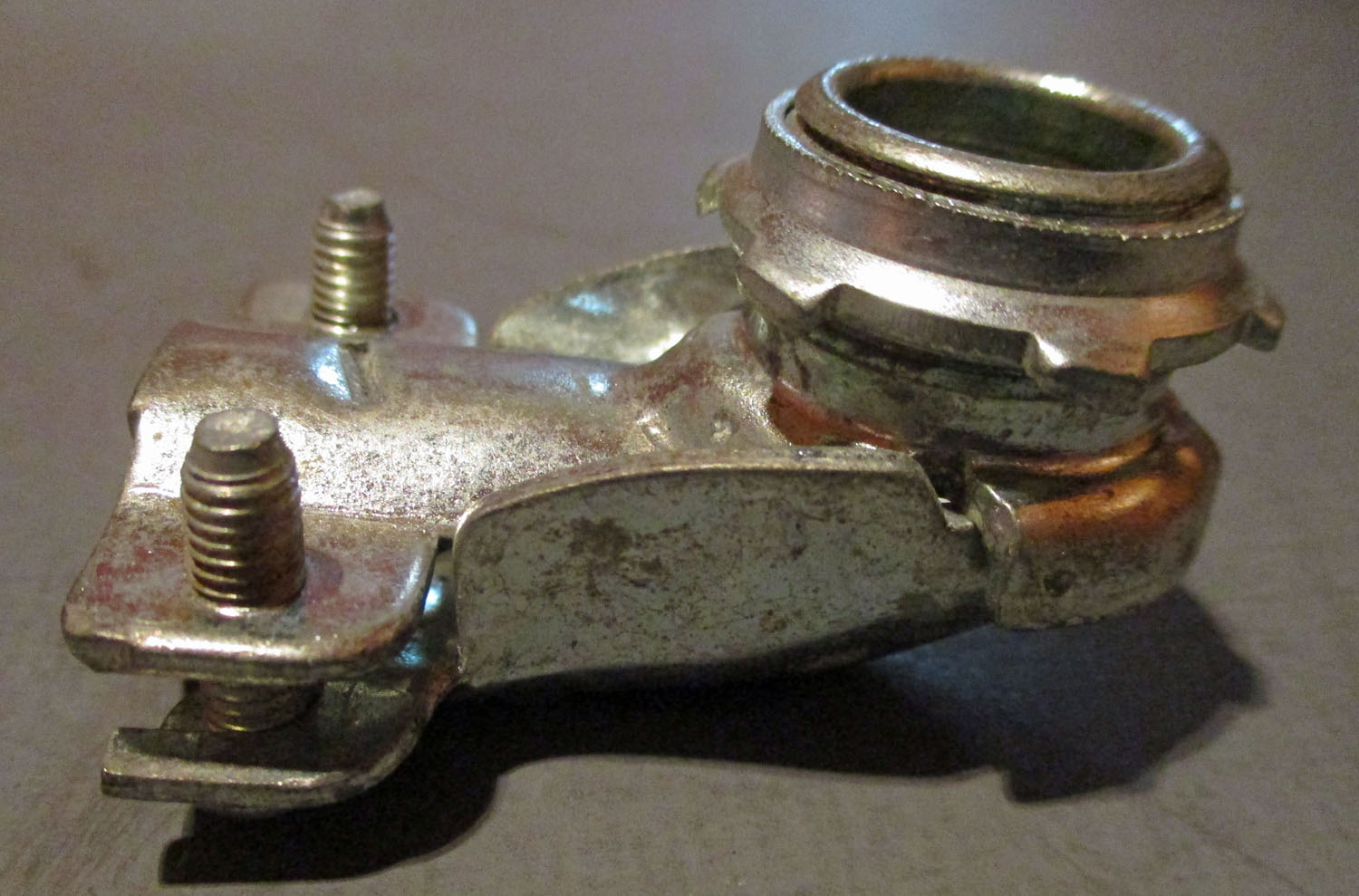 90° Squeeze Connector, Non-Insulated 2"L 7 Connector Squeeze 90° Non-Insulated 2"L