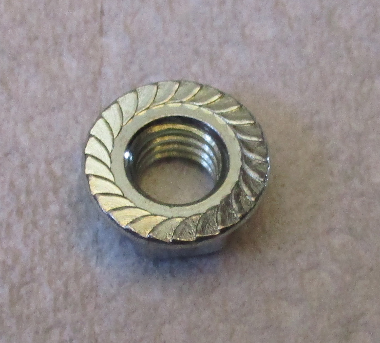 Nut 5/16" Flange 3/8-16 THD SZ Pkg of 11 4 Nut 5/16" Flange 3/8-16 THD SZ Pkg of 11