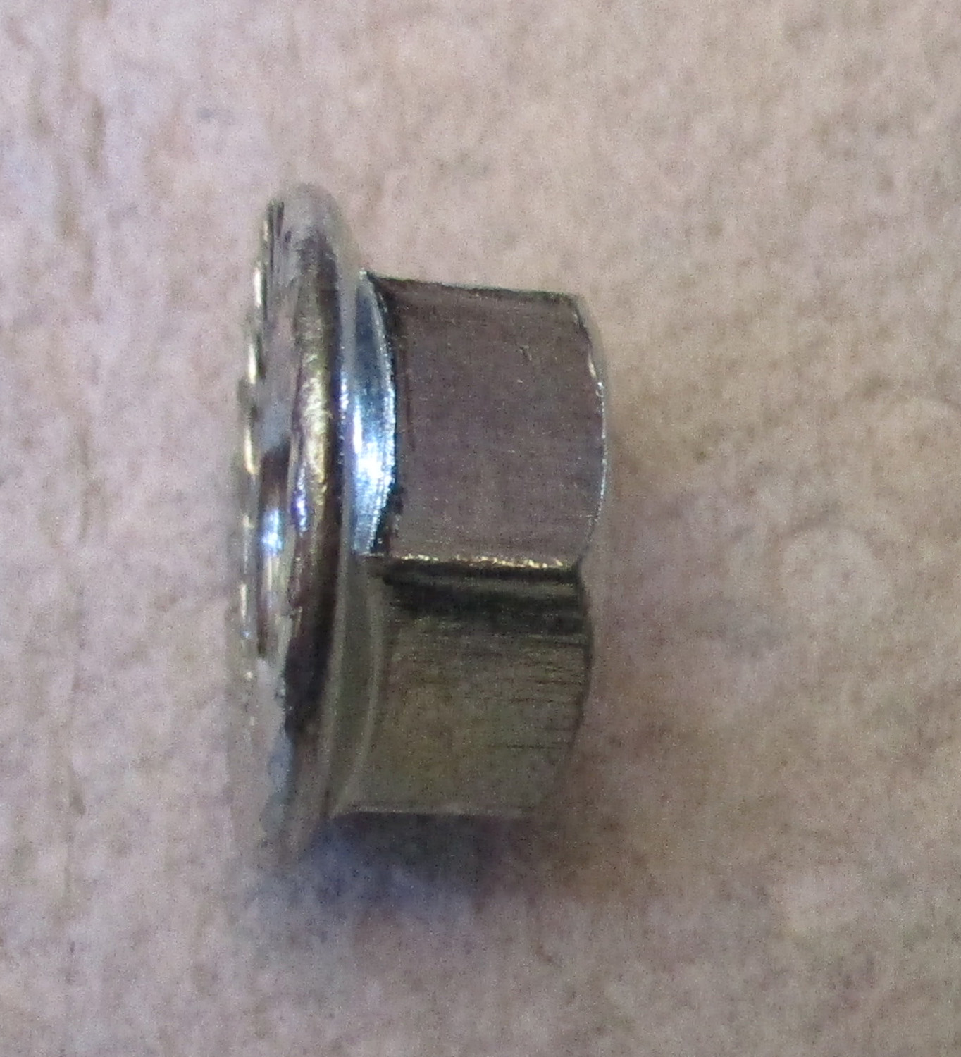 Nut 5/16" Flange 3/8-16 THD SZ Pkg of 11 5 Nut 5/16" Flange 3/8-16 THD SZ Pkg of 11