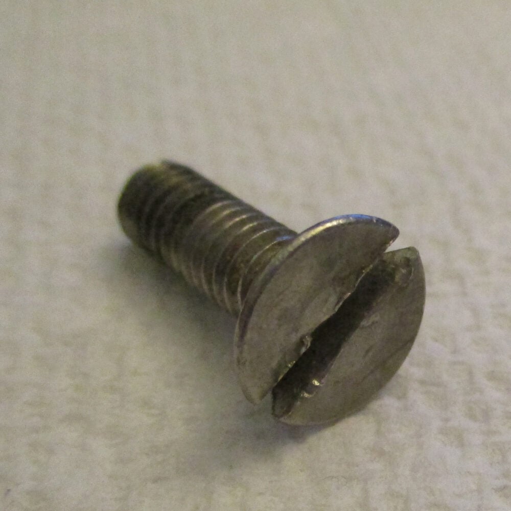 Screw Flat Head Slotted 3/4"L Pkg of 2