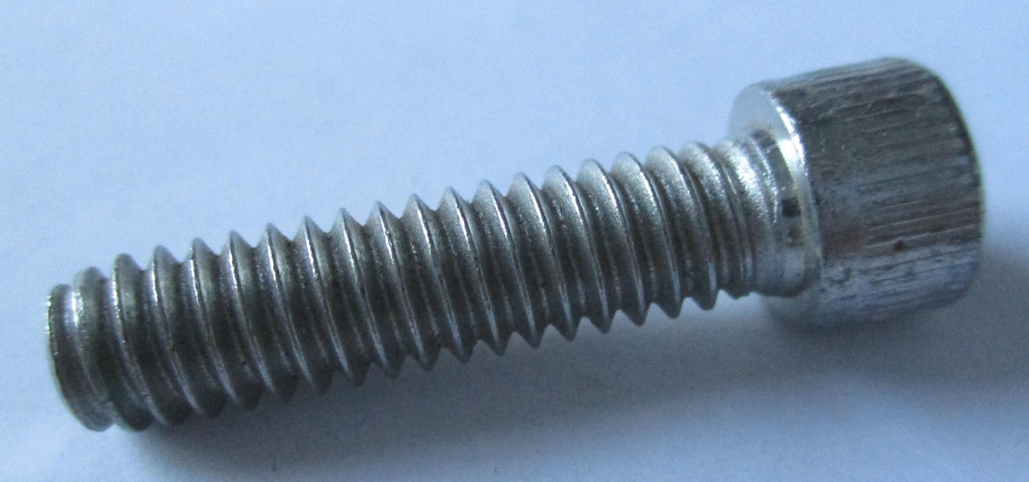 Bolt, Socket Cap, 1 1/4"L 1/4-20 THD SZ