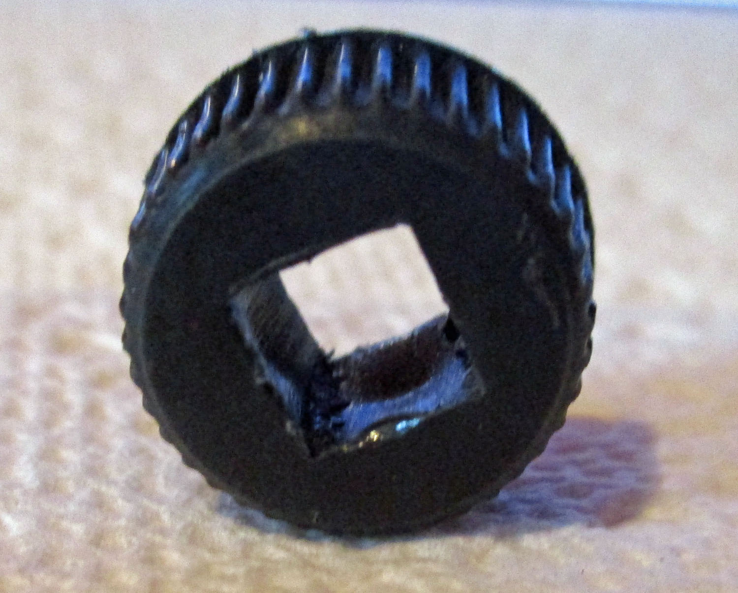 Knob/Collar 5/8"OD, Center 1/4"Sq 4 Knob/Collar 5/8"OD, Center 1/4"Sq