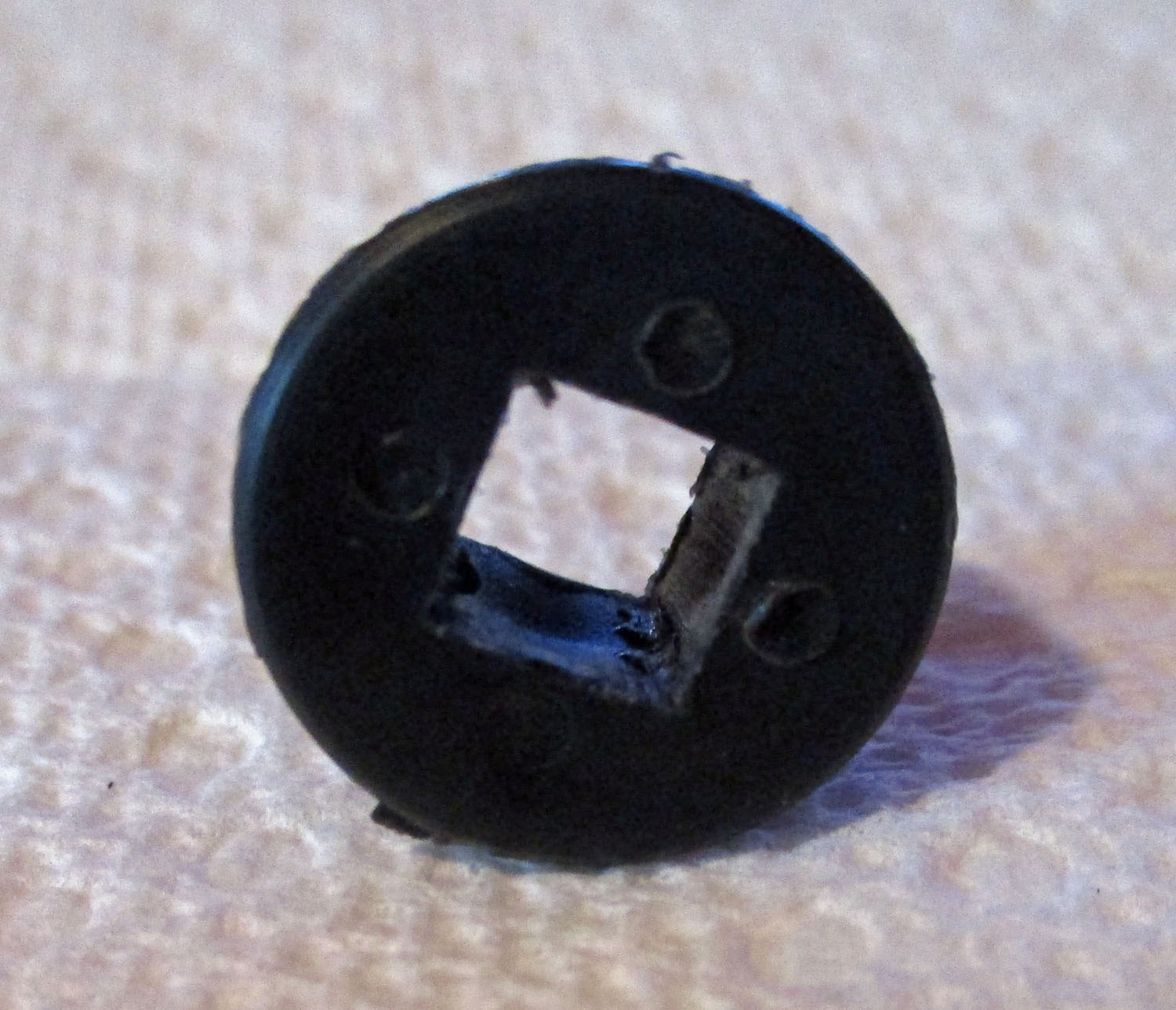Knob/Collar 5/8"OD, Center 1/4"Sq 5 Knob/Collar 5/8"OD, Center 1/4"Sq