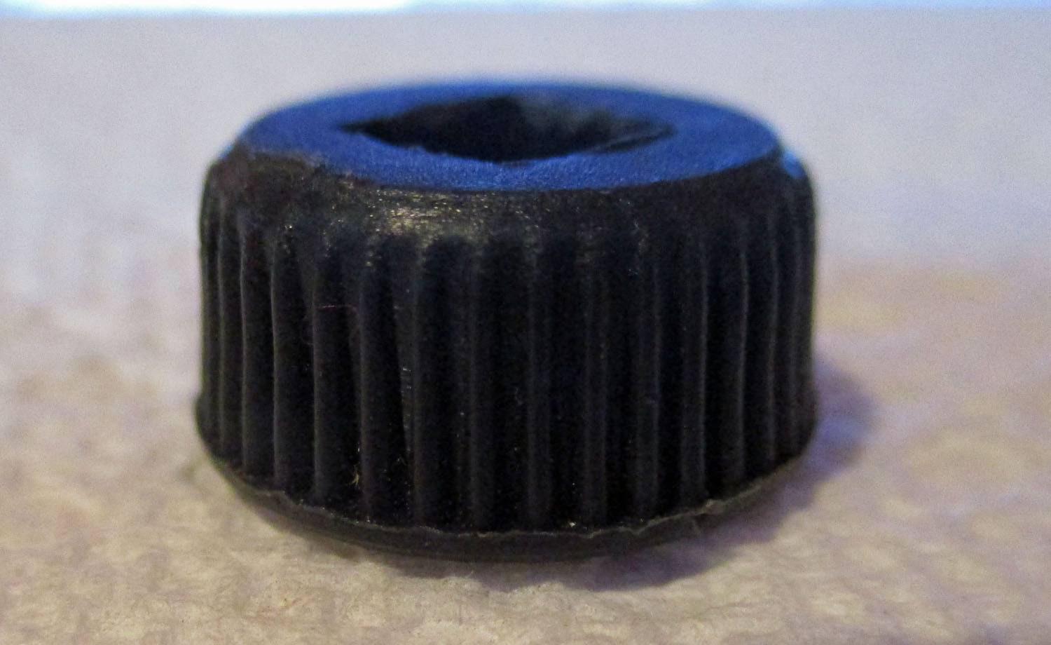 Knob/Collar 5/8"OD, Center 1/4"Sq 6 Knob/Collar 5/8"OD, Center 1/4"Sq