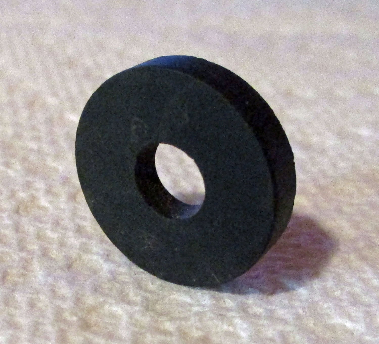 Gasket, 5/8"OD, 1/4"ID 4 Gasket 5/8"OD, 1/4"ID