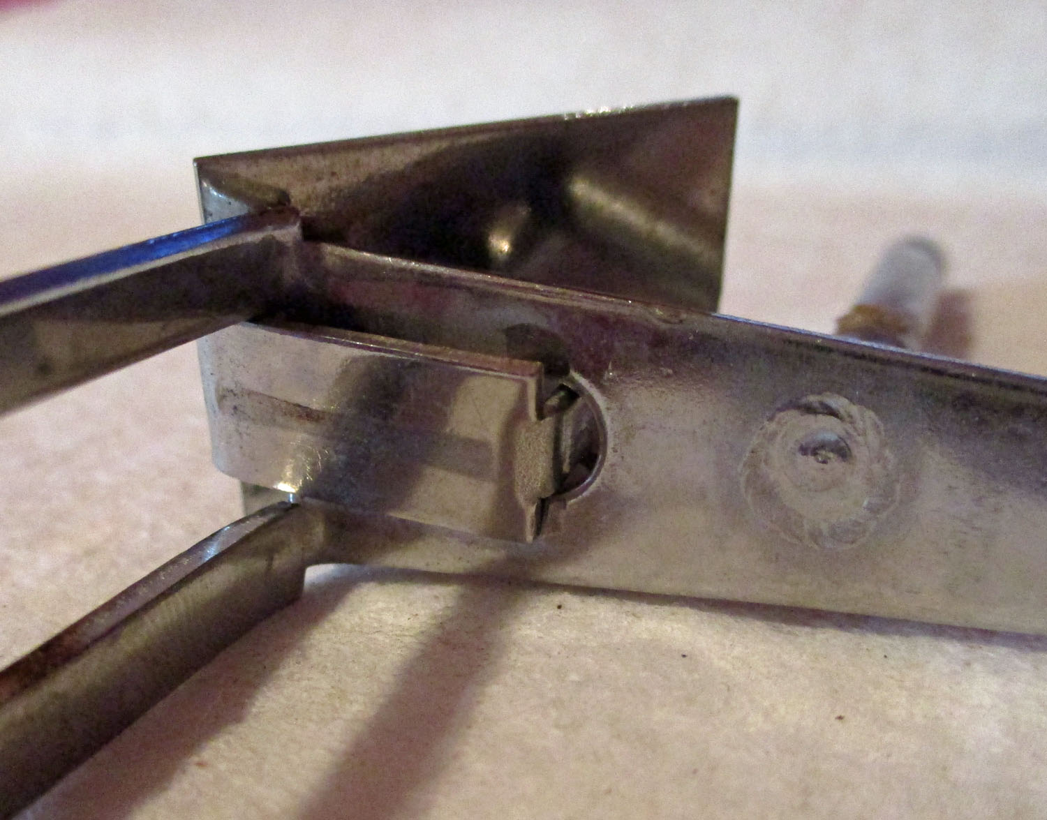 Hook w/Spool Holder, 3 1/8"W 9 Hook w/Spool 3 1/8"W