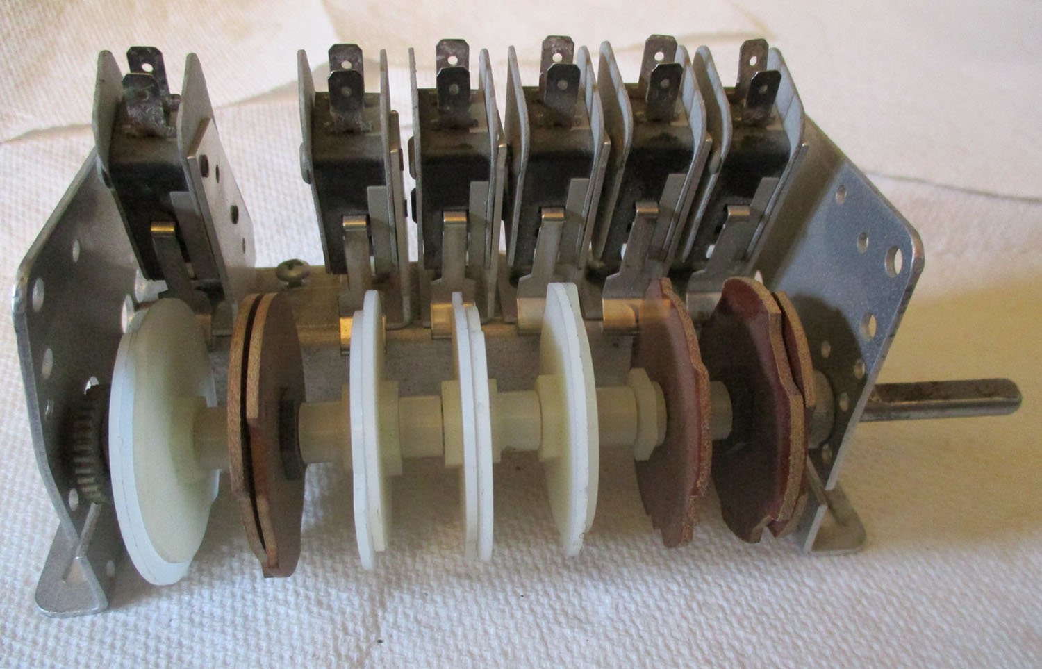 Timer, 7 Cam, 230VAC, 10AMP 8 Timer, 7 Cam 230VAC 10AMP