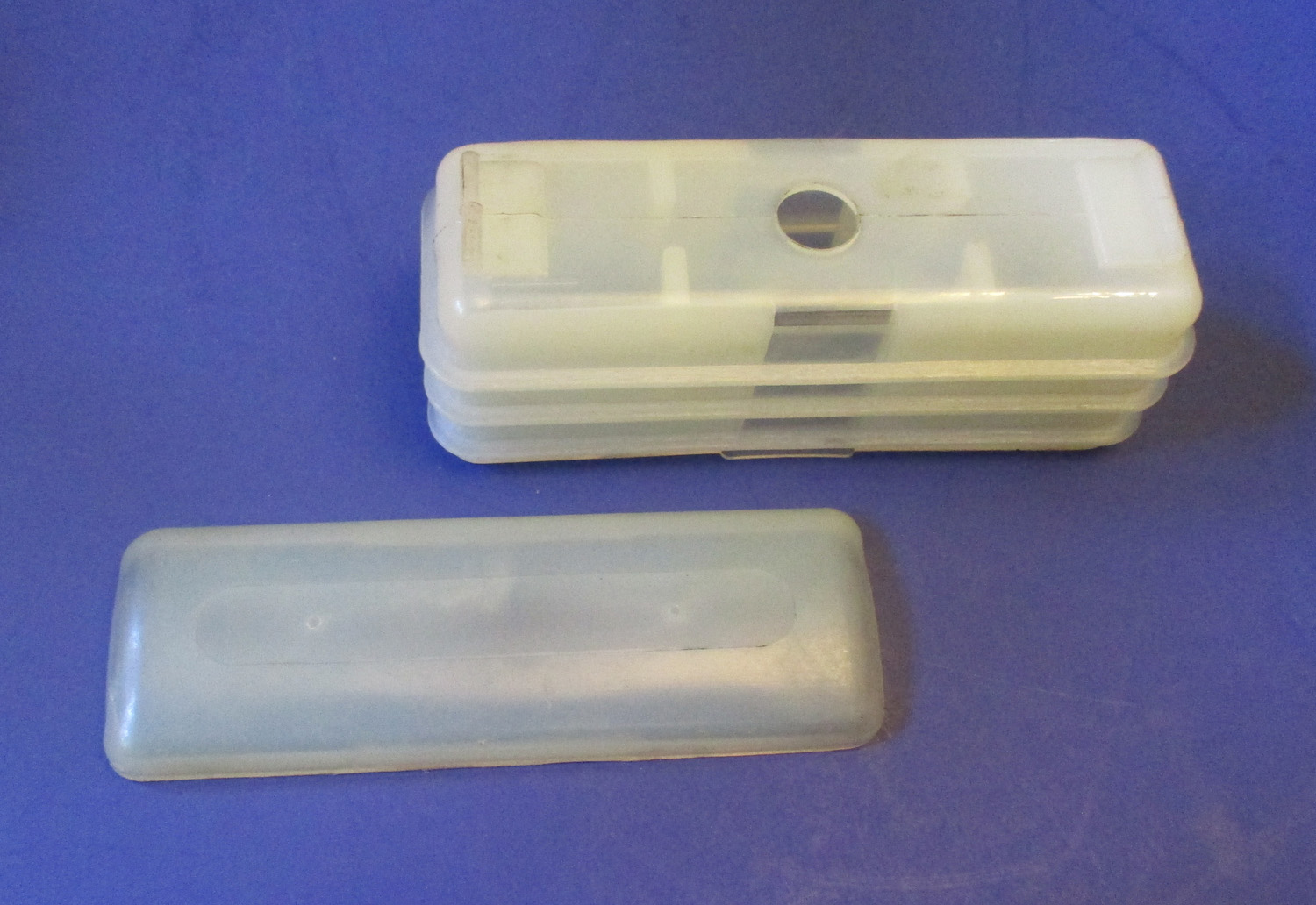 Reservoir For Vacuum Pump Oil