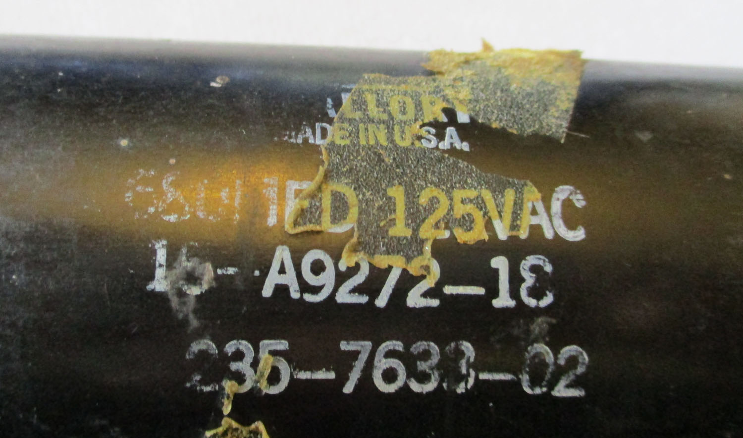 Capacitor Start 680µF 125VAC w/15000 Ohms Resistor 4 Capacitor Start 680µF 125VAC w/15000 Ohms Resistor