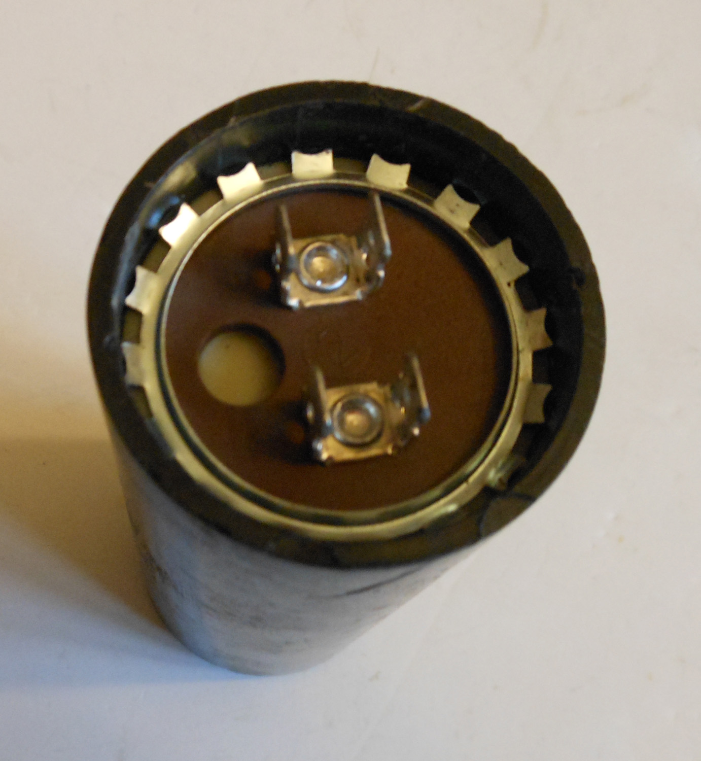 Capacitor Start 590-708µF 125VAC 1255 4 Capacitor Start 590-708µF 125VAC 1255