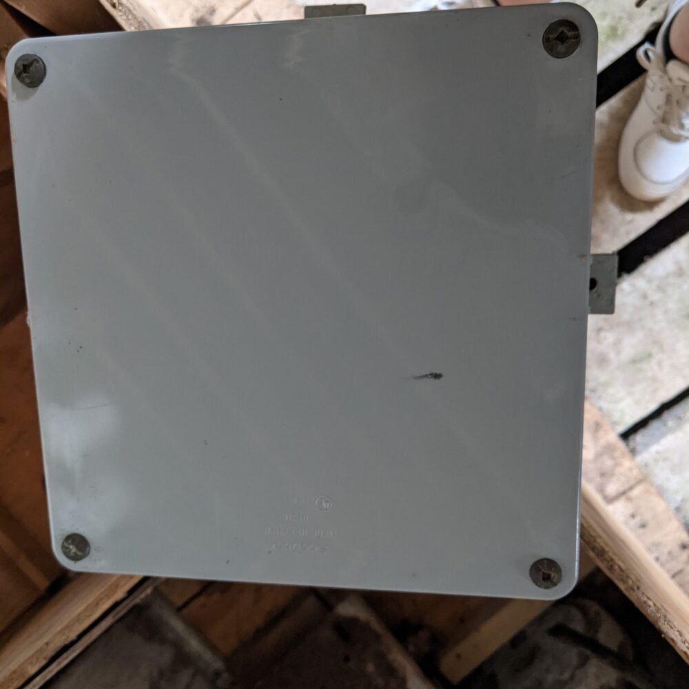 Box, Gray w/Contactor