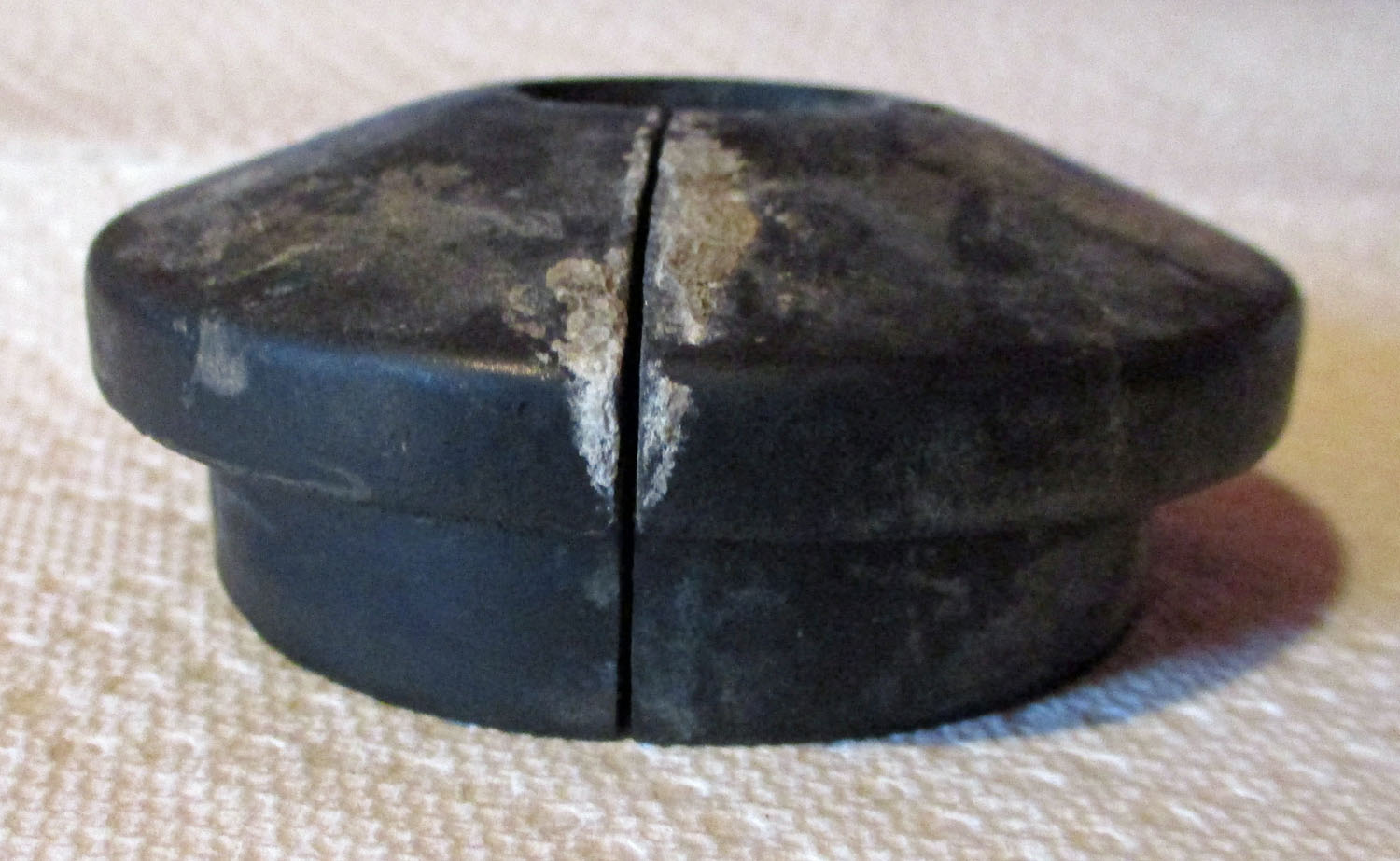 Plug Tank w/Vent Hole, Cut, 2 13/16"OD & 3 7/16"OD