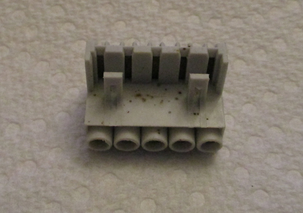 Terminal Plug 5 Place Gray 1&Quot;L