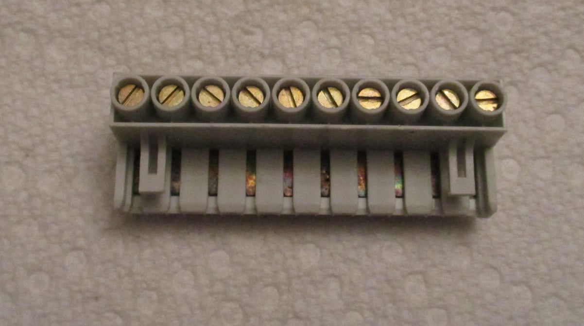 Terminal Plug Omni 10 Place Gray 2"L